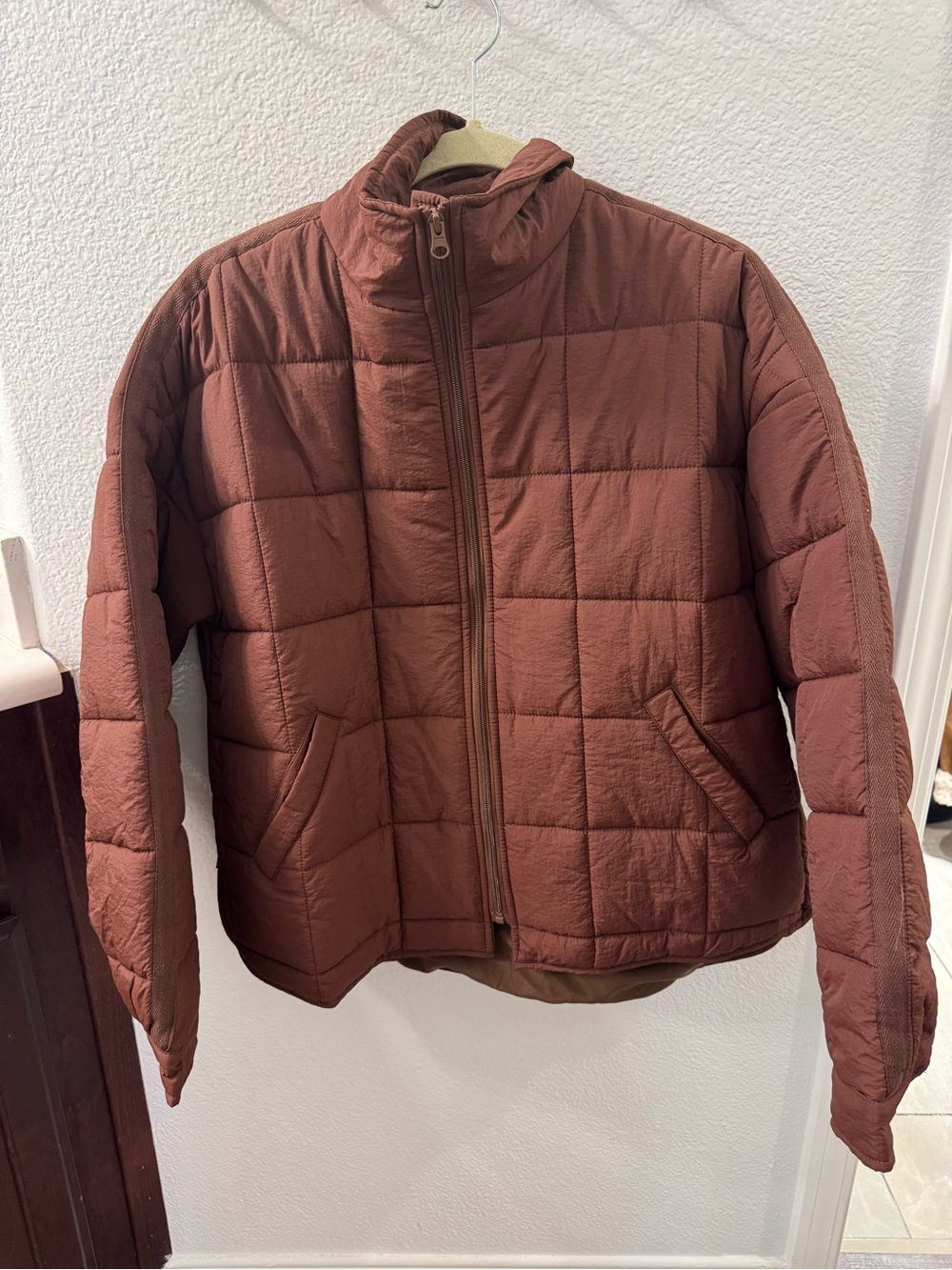 Women's Quilted Puffer Jacket - Rust Brown